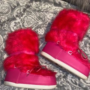 Furry snow boots